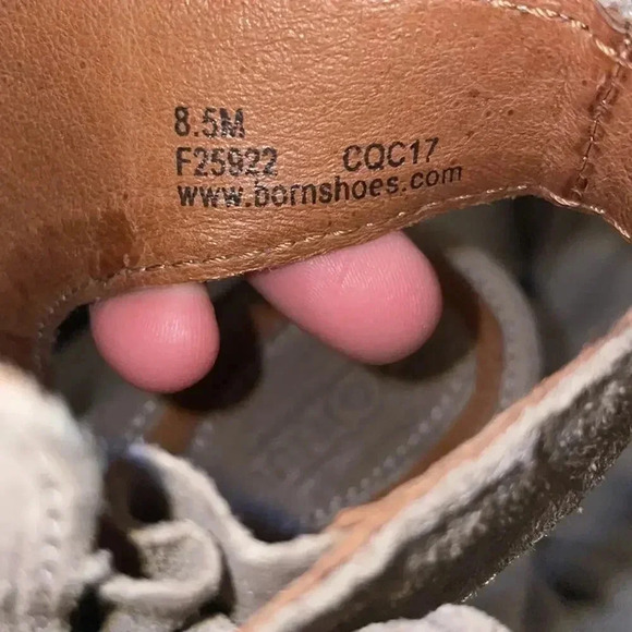 Born Women’s Monikah Distressed Ankle Heeled Booties Size 8.5 - Picture 7 of 8